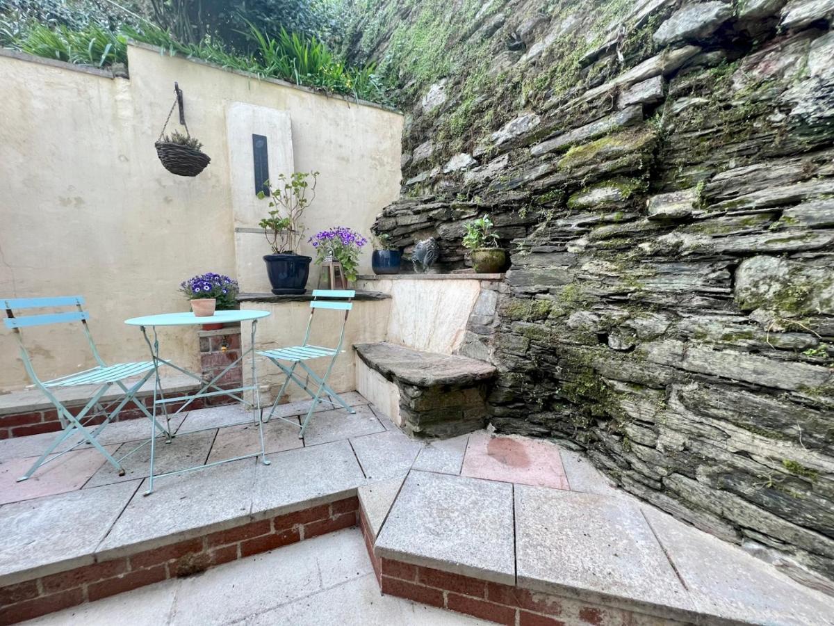 Pass The Keys 64 Church Street Characterful 2-Bed Cottage In The Heart Of Town Kingsbridge  Buitenkant foto